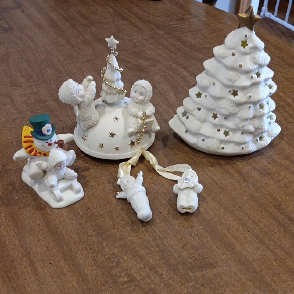 Snowbaby Figurines -Holiday Ceramic Figurine Set - White and Gold